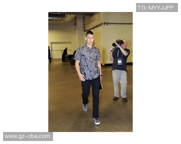 足球明星拎包时尚搭配大赏各种风格尽在其中的精彩瞬间